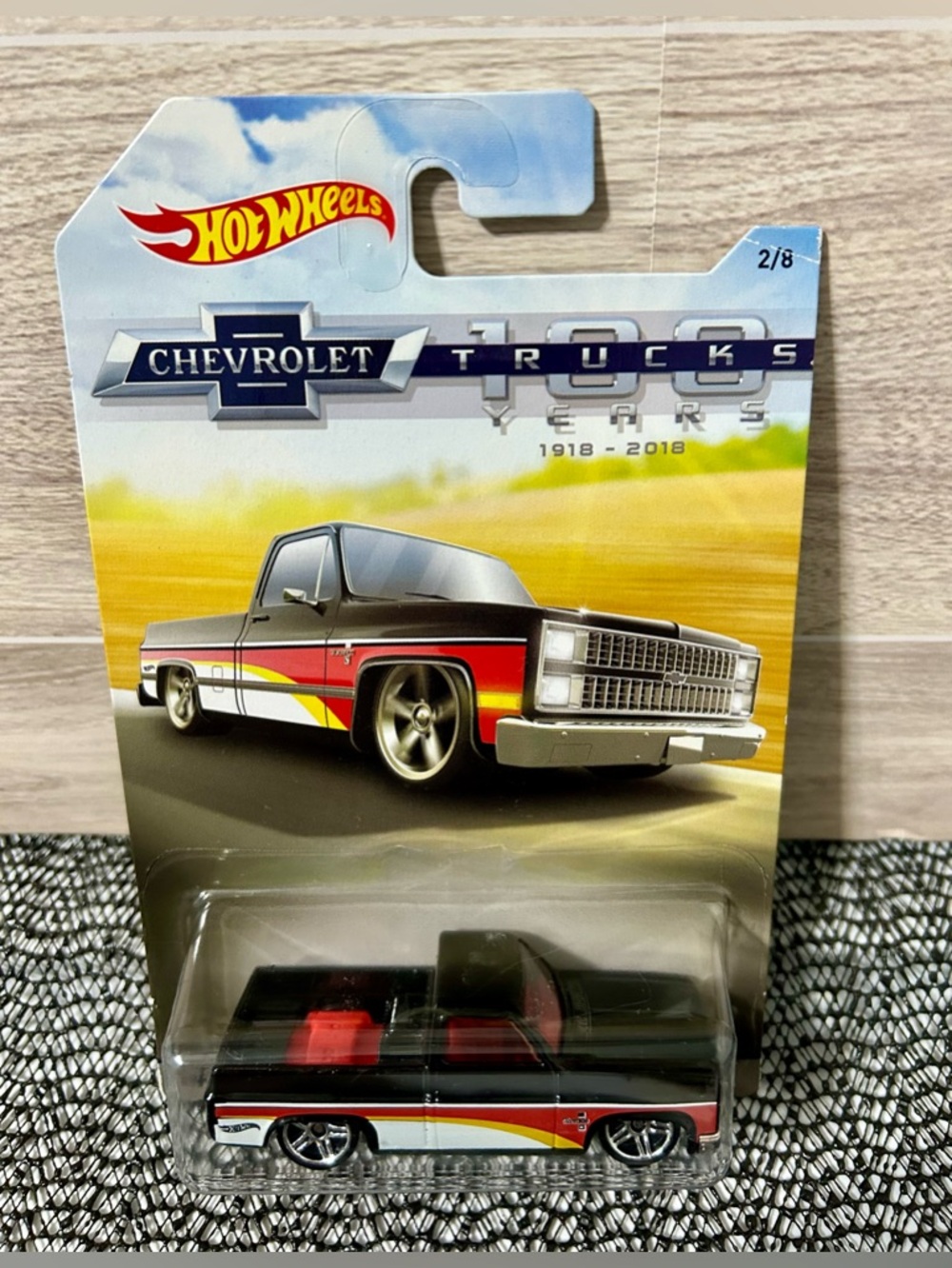 Hot Wheels 83 Chevy Silverado 100 years Trucks Edition - Picture 5 of 8